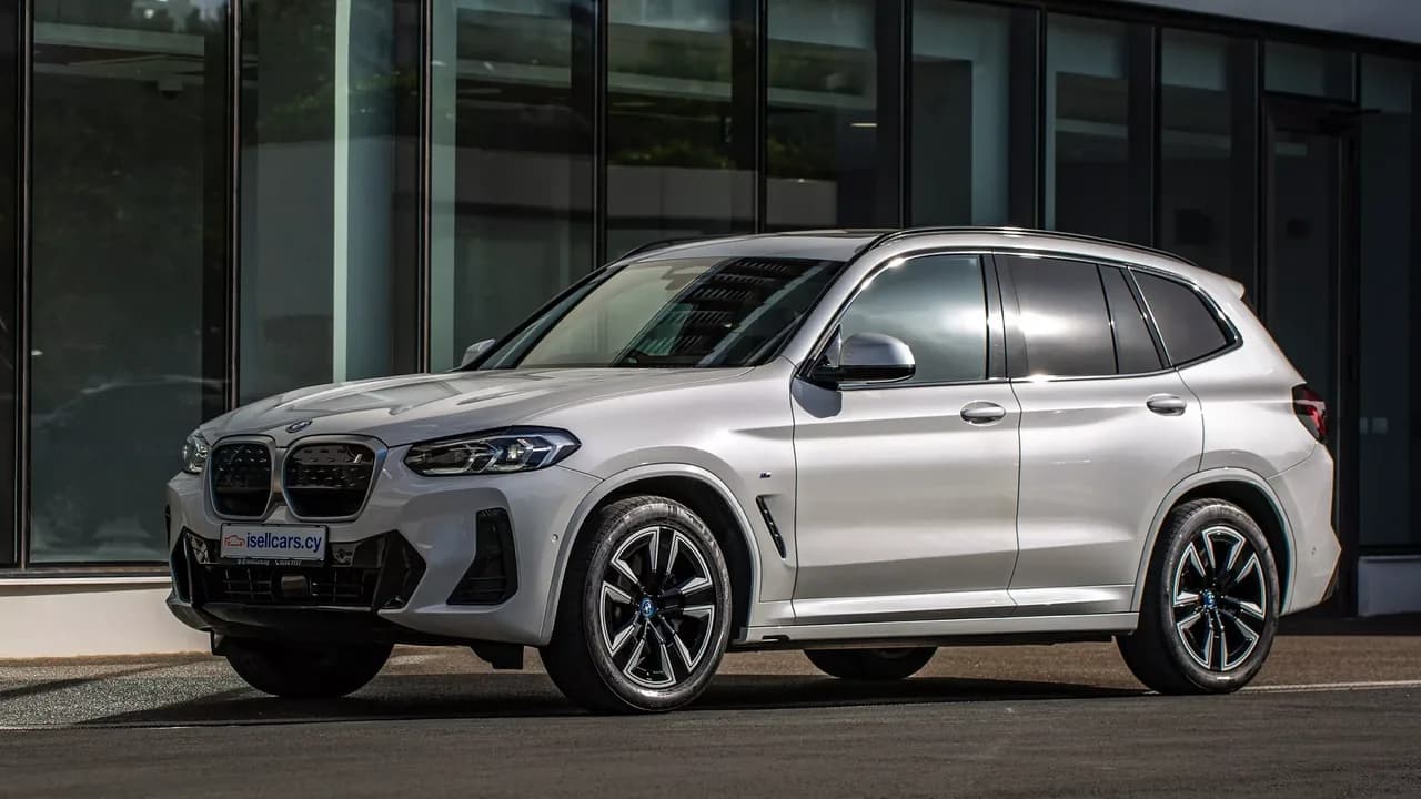 BMW iX3